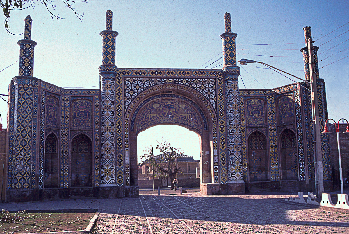 IRAN-:-Door-with-lions-and-majolica-decorations-.jpg