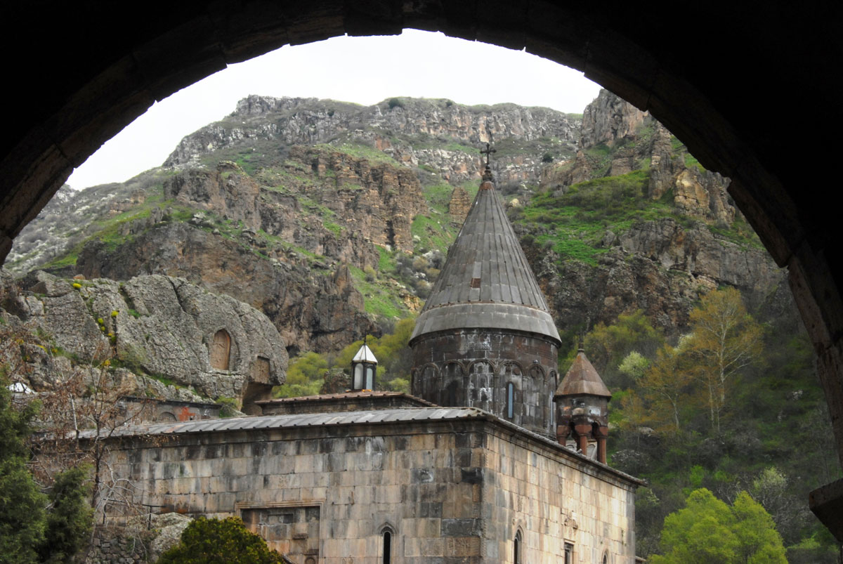 Гегард в армении фото